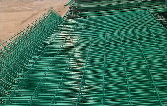 Green PVC coated galvanised welded wire fence