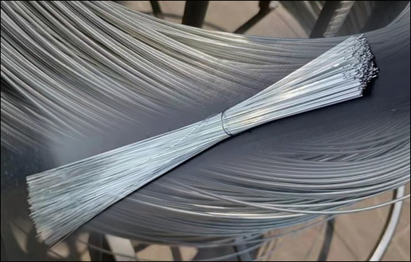 Galvanized wire straightened and cut to sizes